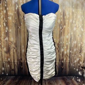 Betsy & Adam strapless dress